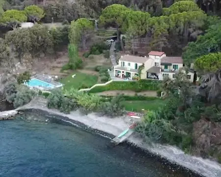 Le Sprizze A Bordo Del Mare - Goelba Ferienhaus
