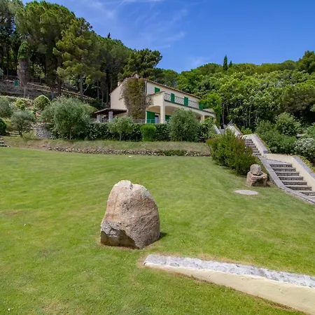 Le Sprizze A Bordo Del Mare - Goelba Ferienhaus