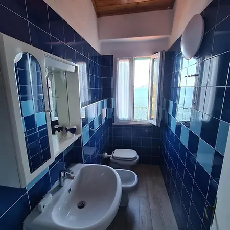 Le Sprizze A Bordo Del Mare - Goelba *