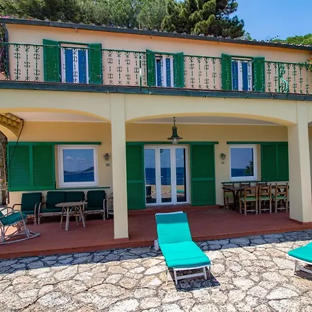 Le Sprizze A Bordo Del Mare - Goelba Marciana Marina (Isola d'Elba)