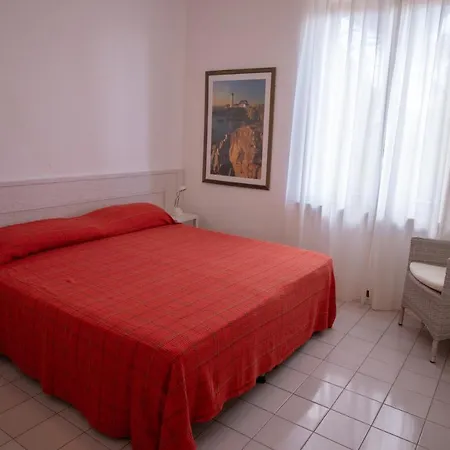 Le Sprizze A Bordo Del Mare - Goelba Ferienhaus *