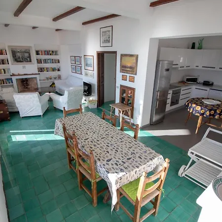 Le Sprizze A Bordo Del Mare - Goelba Ferienhaus *