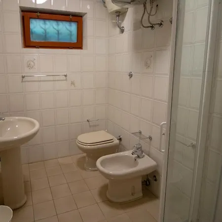 Le Sprizze A Bordo Del Mare - Goelba Ferienhaus *